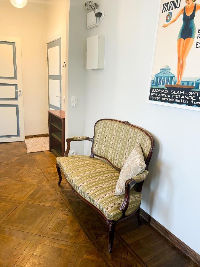 Spacious Supeluse